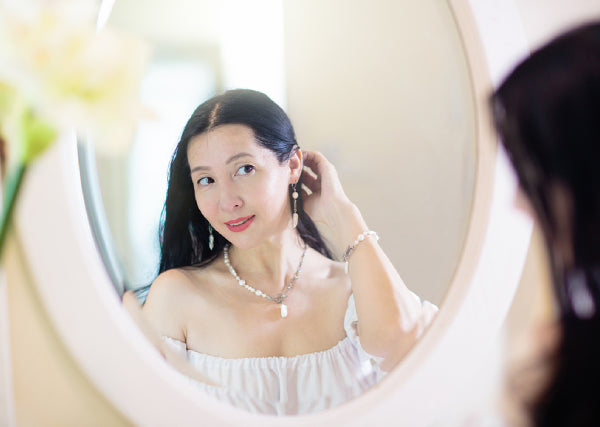 Psychology of Sparkle: How Jewelry Affects Mood & Confidence