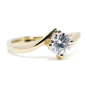Jolleen Round Moissanite Solitaire with Curved Band Ring in 18K gold - LeCaine Gems