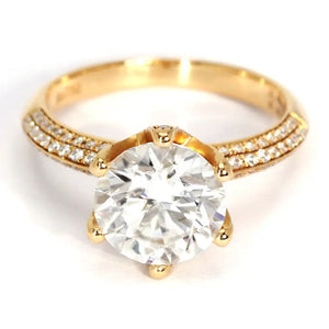 Queen Myka Round Moissanite with Knife Edge Pave Band Ring in 18K gold - LeCaine Gems