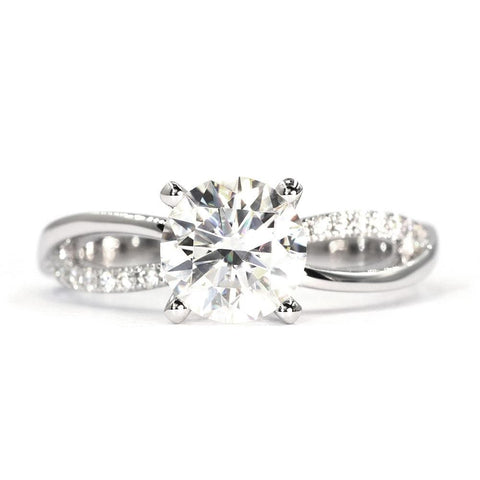 Nisha Moissanite Split-shank in 18k Gold