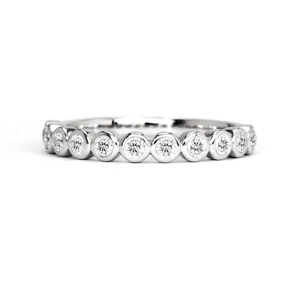 Liana Ring in 18K White Gold with Natural Diamonds