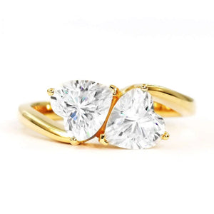 Daisy Heart-Shaped Moissanite Toi et Moi Ring in 18K gold - LeCaine Gems