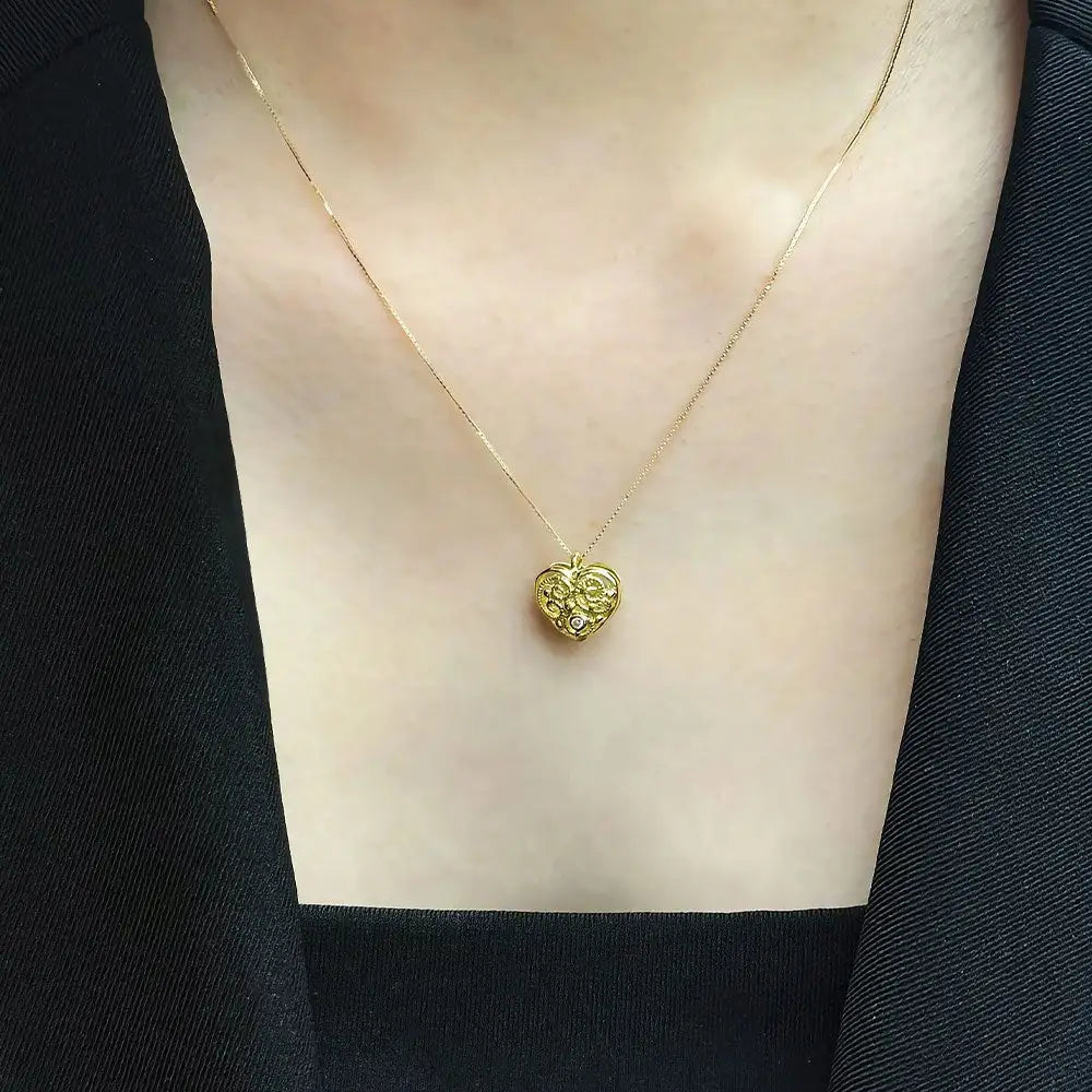 Heart Necklace with Diamond in 18K Yellow Gold - necklace
