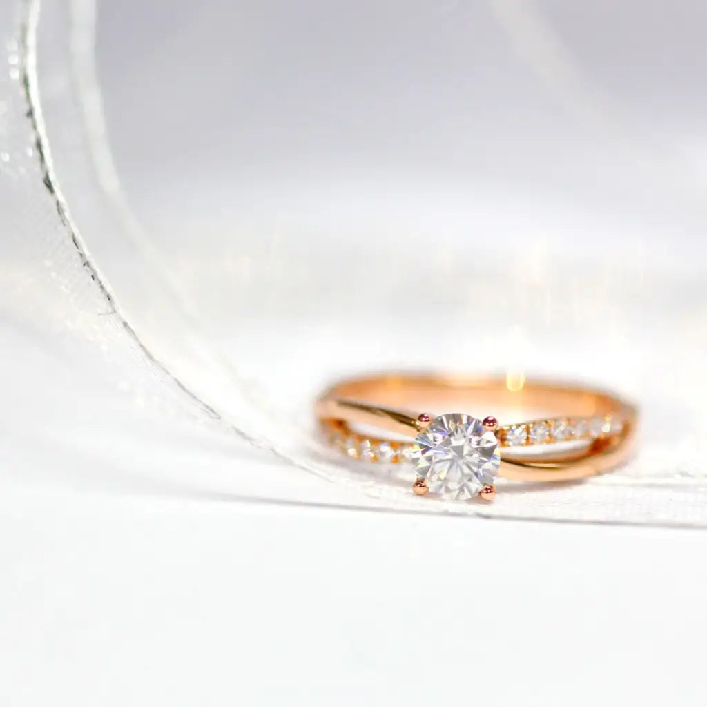 Nisha Round Moissanite with Split Pave Band Ring in 18K Rose gold - LeCaine Gems