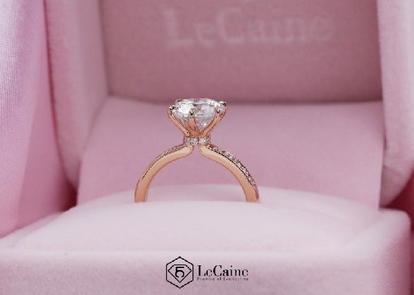 Why Minimalist Brides Love 1-Carat Rings